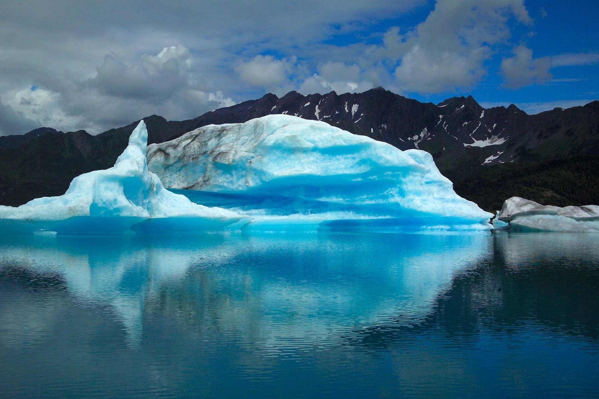 Alaska shoreline glacier photo for sustainability post