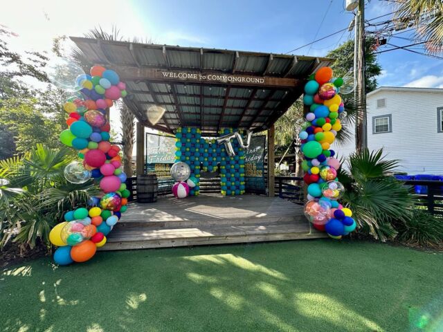 Setup is underway, we are feeling festive and ready to party! This balloon art install from @hkballoons is 🔥 🔥🔥! If you need balloons you need to hit them up!