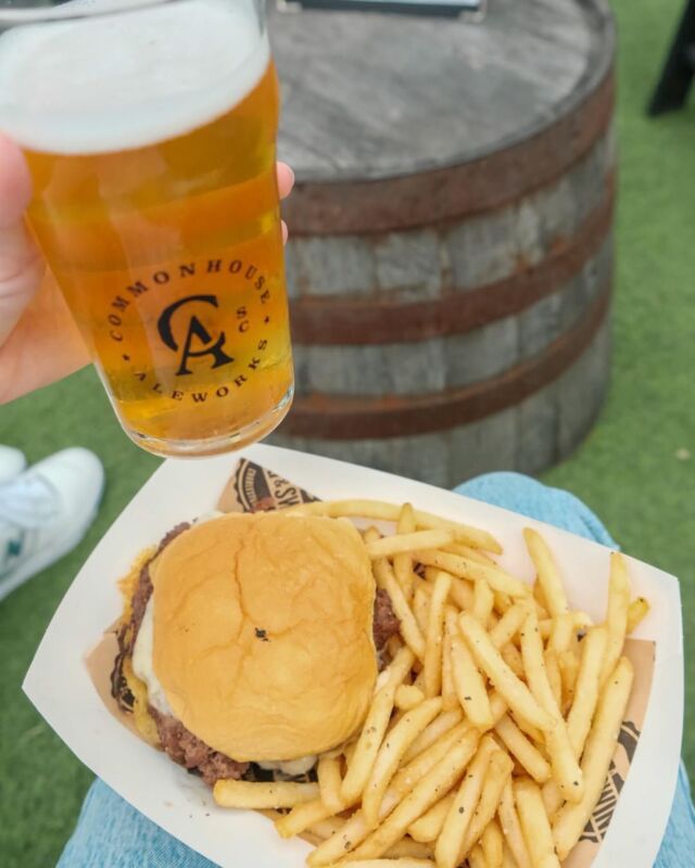 Beer ✅ burger ✅ weekend ✅. We’re open 11:30am-11pm Friday and Saturday, 11am-9pm Sunday, come enjoy tasty beer from us, tasty eats from Swig & Swine, and great vibes from our friendly team! #friday #chseats #chsdrinks #charleston #parkcirclesc #parkcirclenorthcharleston #charlestonbeer #craftbeer #chsbbq #swigandswinebbq #commonhousealeworks