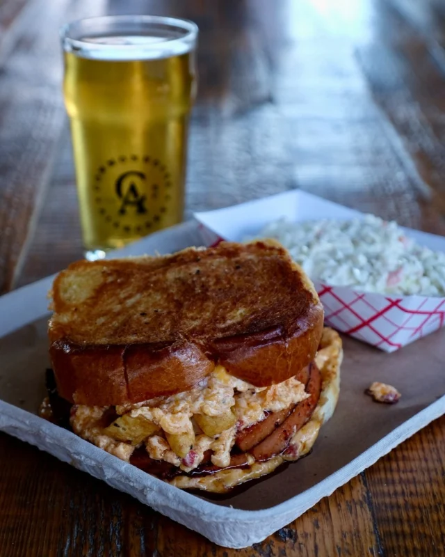 Some things just belong together… like fried bologna and a pint of beer 🍺

The Fried Bologna Sandwich is stacked with pimento cheese, shaved onion, and a hit of mustard BBQ sauce. It’s messy, it’s bold, and it’s exactly what you want with your next pour at Commonhouse.

Tag your crew and come hungry.