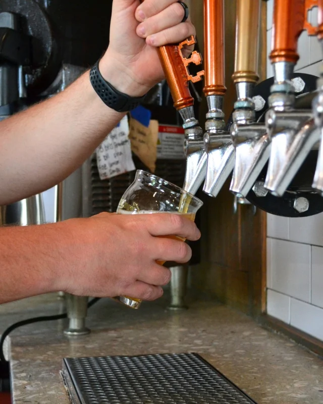 The sound of a fresh pour just hits different this time of year 🍺
Good beer, cool weather, and your favorite spot in Park Circle. That’s the November lineup.